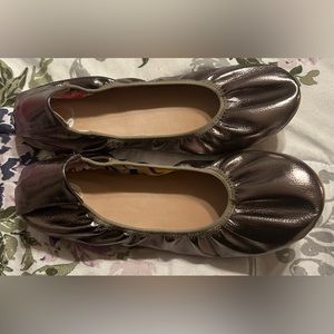 Brand New Journey Lindy pewter flats. Never worn.